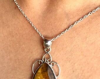 Natural Tiger Eye Pendant, Designer Pendant, 925 Sterling Silver Pendant, Handmade Pendant, Gift for Her, Pendant Necklace, Jewelry Gift