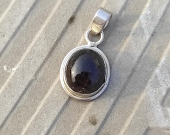Garnet gemstone oval shape pendant, 925 sterling silver pendant, gift for her, January birthstone pendant,Handmade Pendant, necklace Jewelry