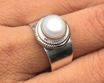 Natural Pearl Ring-Handmade Silver Ring-925 Sterling Silver Ring-Round Fresh Water Pearl Ring-Gift for her-Promise Ring-June Birthstone