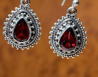Roter Granat Edelstein Ohrringe, 925 Sterling Silber Ohrringe, Handgefertigte Ohrringe, Prog Set Ohrringe, Teardrop Edelstein Ohrringe, Boho Ohrringe