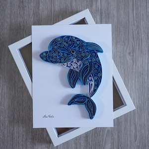 Decorazione da parete per vivaio fatta a mano con delfino quilled incorniciato