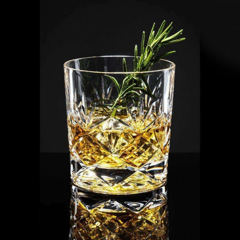 Whiskyregal Wandbar Whiskeyregal rustikal Getränkespender Gin Whiskey Whisky Palettenmöbel Schnapsregal Weinbar Weinregal Weihnachten Bild 7