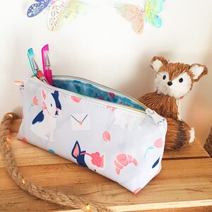 Trousse pour crayons- chien au nœud rose- Trousse d'école- Trousse enfant- Cadeau enfant- cadeau Noël