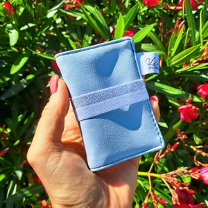 Porte-cartes Simili bleu ciel- Accessoire sac- Cadeau femme- Idée cadeau originale-Cadeau Noël- petit cadeau-