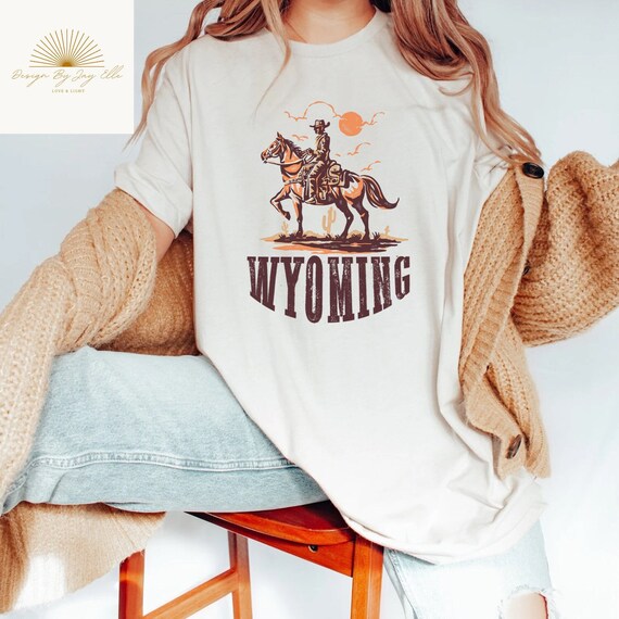 Vintage Wyoming Comfort Colors Tshirt, Oversized shirt, unisex graphic shirt, Wyoming cowboy tee, Cheyenne WY t shirt, retro, rustic shirt.