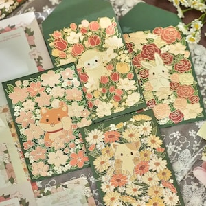 Set da scrittura con buste, set da scrittura floreale con animali, fogli da scrittura con dettagli dorati da fata, lettera di invito, set di cancelleria Cottagecore