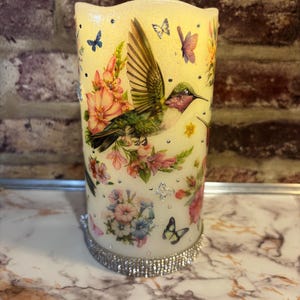 Hummingbird lighted decor, Hummingbird and flower flameless candle with timer and butterfly charms, Hummingbird candle with batteries, gifts