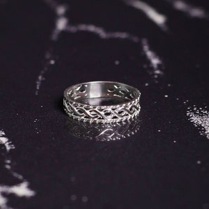 Baguette Ring • Silver Minimalist Ring • Criss Cross Ring • R008