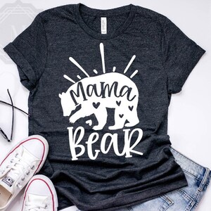Mamãe Ursa | Vida de mãe | Presente de Dia das Mães | Mamãe desenhada à mão | Anúncio de gravidez | Arquivo de corte para Cricut e Silhouette | SVG | PNG | E{S