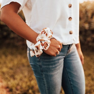 Fall Leaves Scrunchie Autumn Leaves Patterned Scrunchie, Oversized Fall Scrunchie, Regular Sized Fall Foliage Hair Accessory image 4