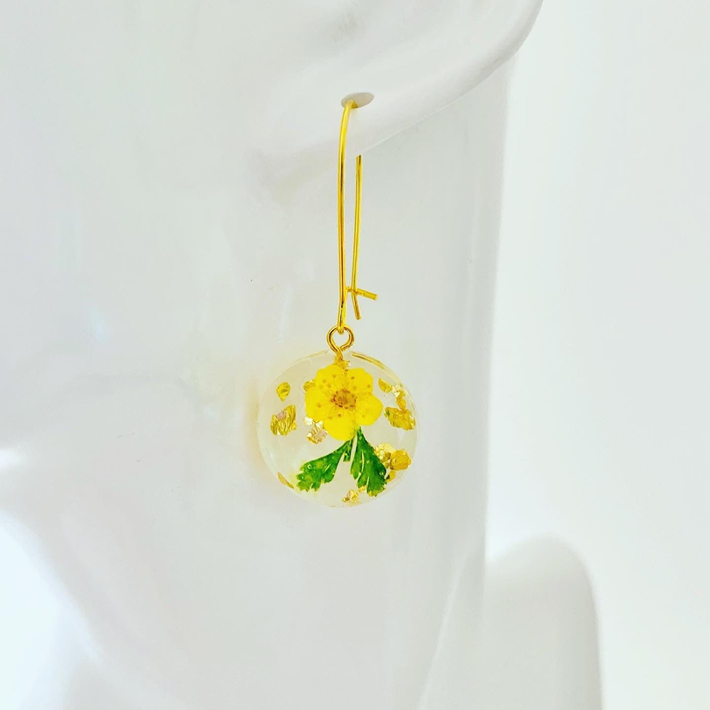 Dried flowers resin earrings Etsy