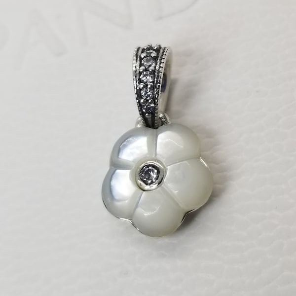 Authentic Pandora Luminous Florals Mother-of-Pearl Pendant Charm / New / s925 Sterling Silver / Velvet Gift Pouch