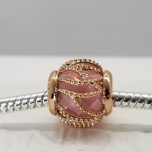 Pandora Momentsブレスレット用ローズゴールドカメラチャーム（新作