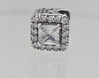 Nuevo dije de plata con circonita cúbica transparente y brillante con diseño geométrico radiante para pulsera Pandora Moments, plata de ley s925, bolsa de regalo de terciopelo.