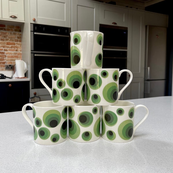 Set of 6 Fine Bone China 12oz Mug Set in Green and Black in a 60s design