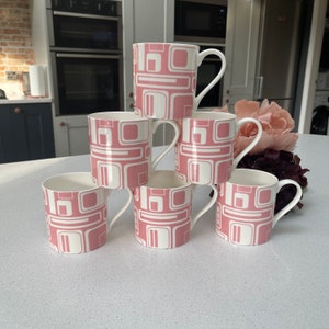 Set of 6 Fine Bone China 12oz retro pink and white mugs