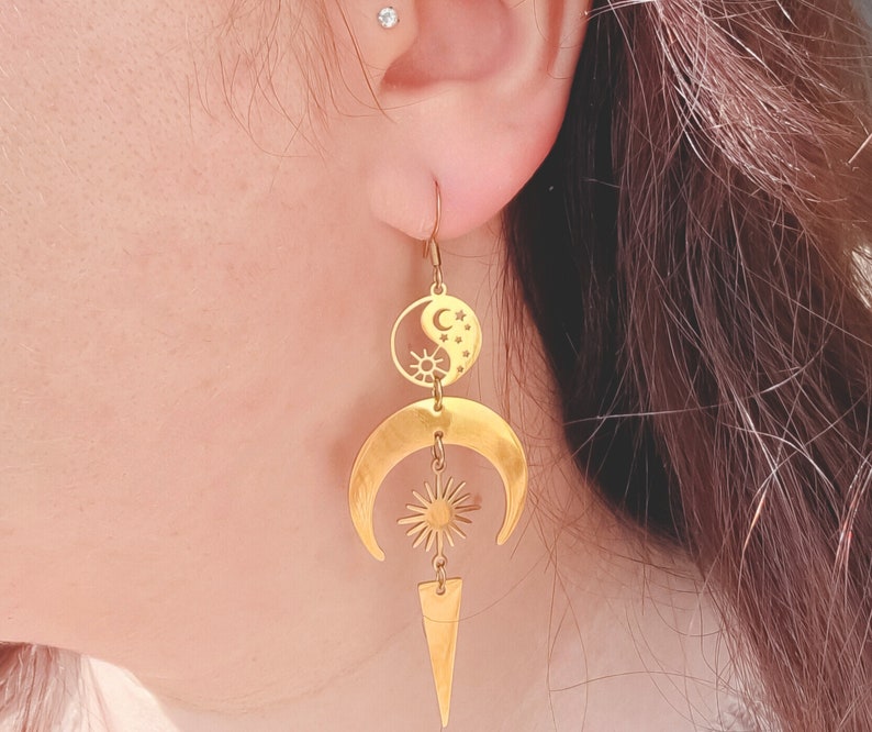 Boucles d'oreilles soleil lune acier doré Idée cadeau fête des mères Bijoux cadeau Livraison offerte Bijoux avec soleil et lune image 2