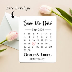 Puede incluir: Tarjeta "Save the Date" con un calendario para septiembre de 2024, con un coraz&oacute;n marcando el 17. La tarjeta dice "Save the Date" y "Grace & James" con la ubicaci&oacute;n "HOUSTON, TX".