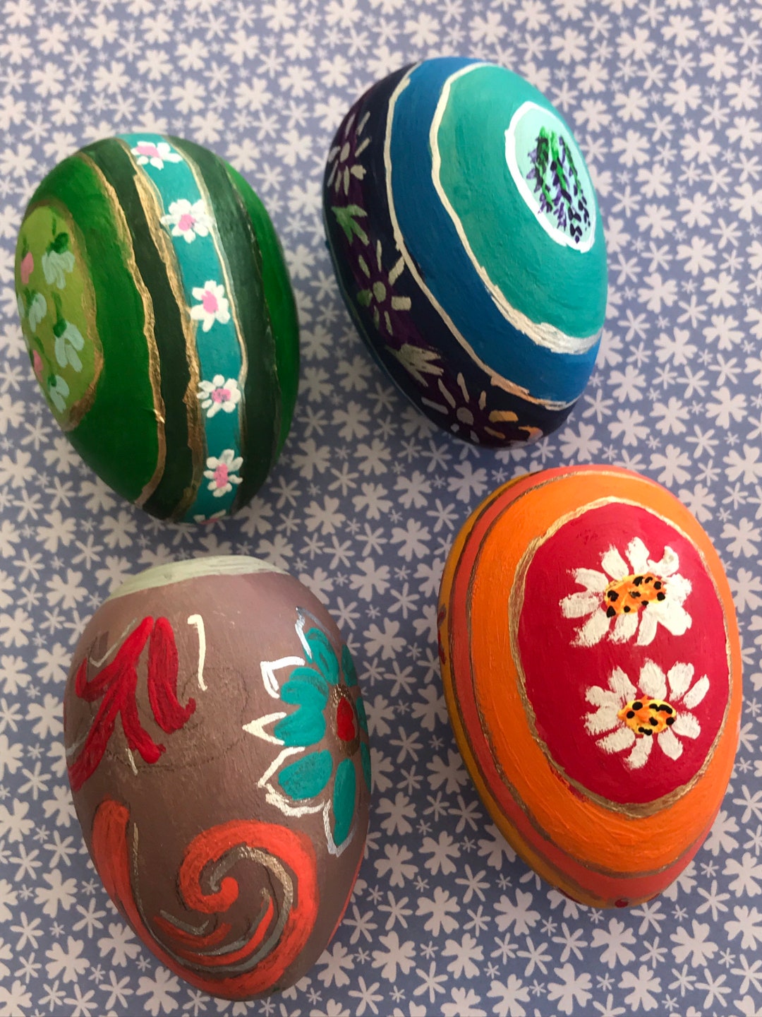 Easter Wooden Eggs 2.5 in and 1.75 In, Hand Painted Flowers and Shrubs