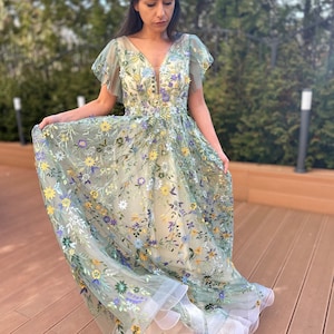 Embroidered Floral Wedding Dress: A-Line Fairy Bridal Gown