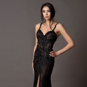 Long black fitted prom dress best sale