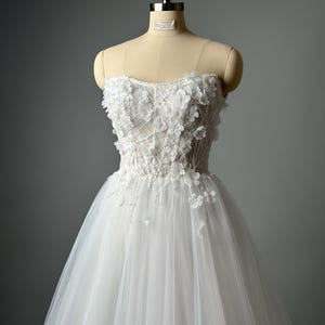 Luxury Lace Wedding Dress: Floral Tulle A-Line Corset Gown