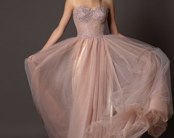 Blush Pink Tulle Wedding Dress: Lace Bridal Ball Gown