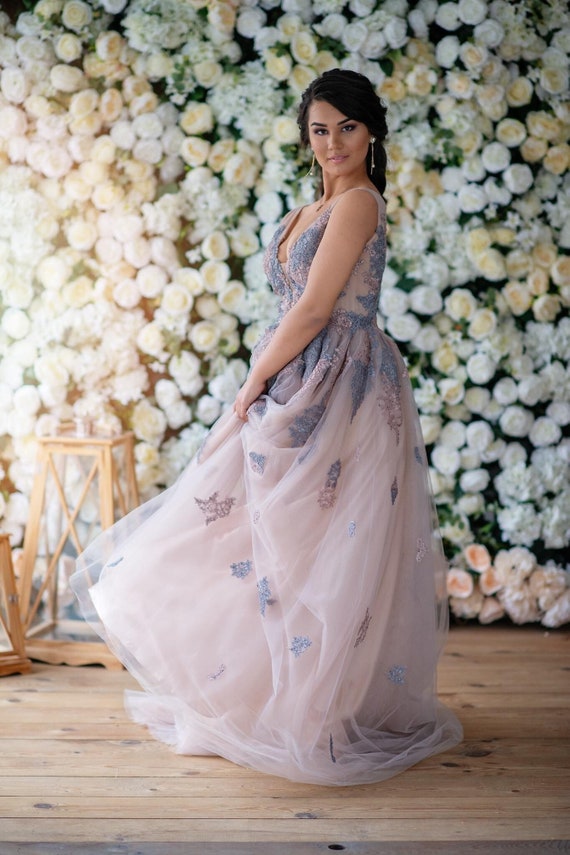 Bohemian 2022 Off Shoulder Lace Appliqued A Line Wedding Enchanted Garden  Prom Dress With Sexy Backless Design Perfect For Beach Boho Brides From  Topbriliant2020, $208.26 | DHgate.Com