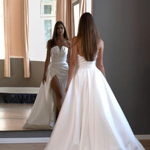 Robe de mariée sirène en mikado : élégante robe bustier avec traîne amovible