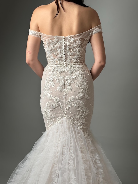 Off-The-Shoulder Floral Lace Mermaid Wedding Gown