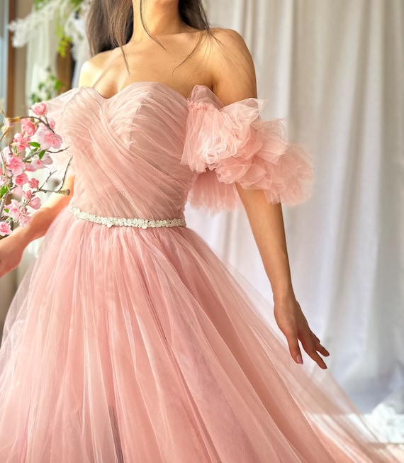 Princess Wedding Dresses: 18 Styles For FairyTale Celebration | Ball gowns,  Dream wedding dresses, Wedding dress guide