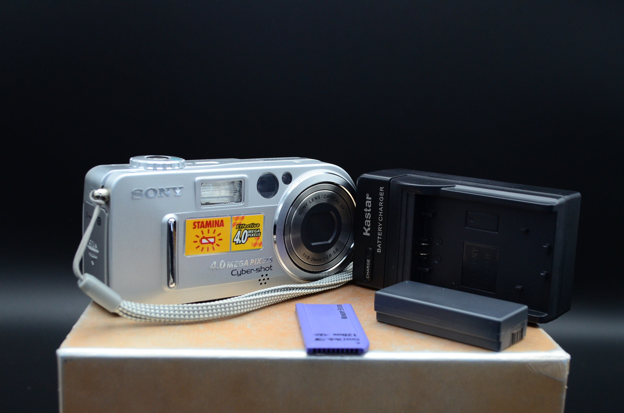 Vintage Sony Cyber-shot DSC-P9 4MP Compact Digital Camera