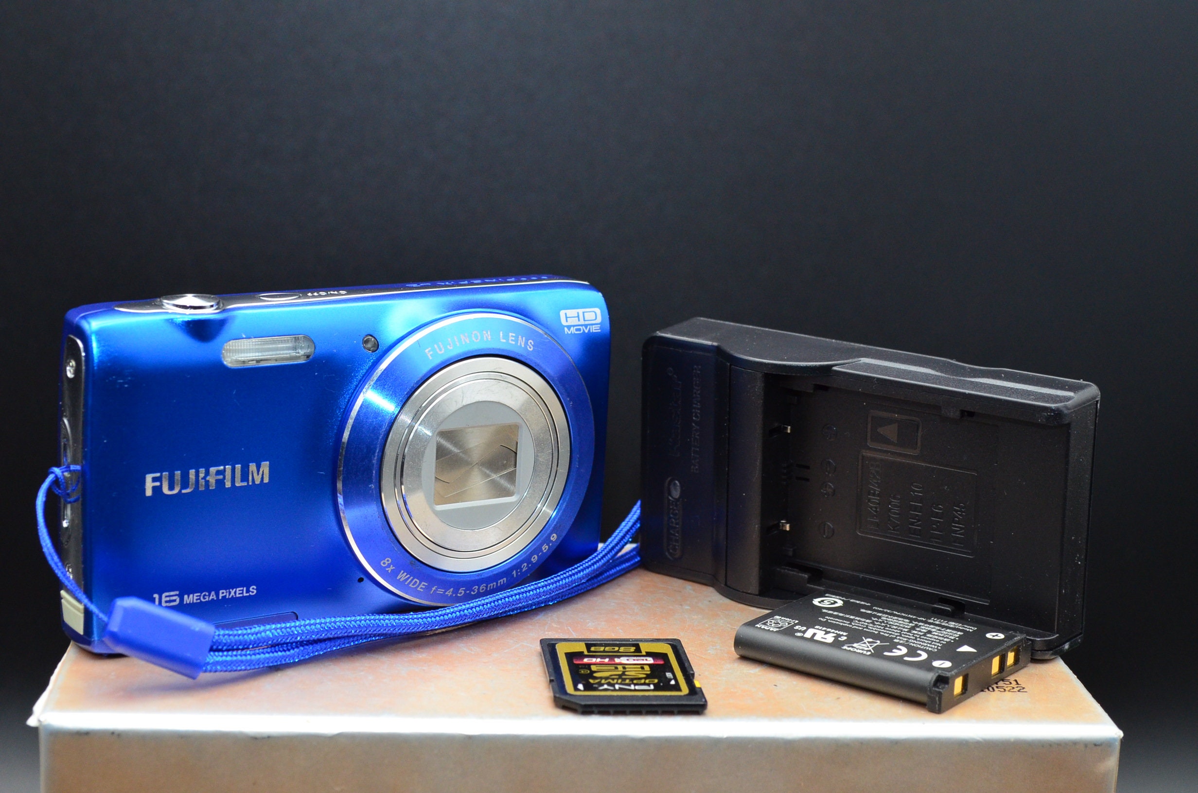 ジャンク　FUJIFILM FINEPIX JZ JZ250 Fujifilm FinePix JZ Series JZ250 16.0MP Digital Camera