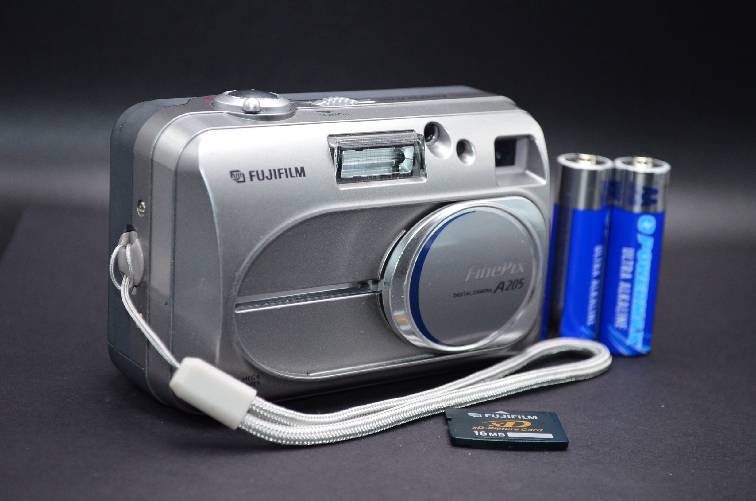 Like New Fujifilm Finepix A210 2MP Point and Shoot Retro Digital 