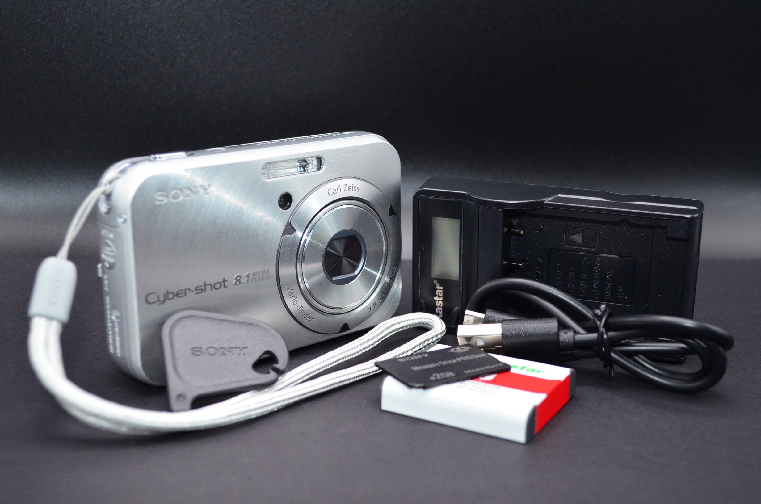 Rare Sony DSC-N1 8MP Digital Camera. Includes Original STYLUS, New