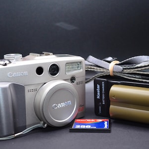 Vintage Canon Powershot G2 From 2001. 4MP Digital Camera. New