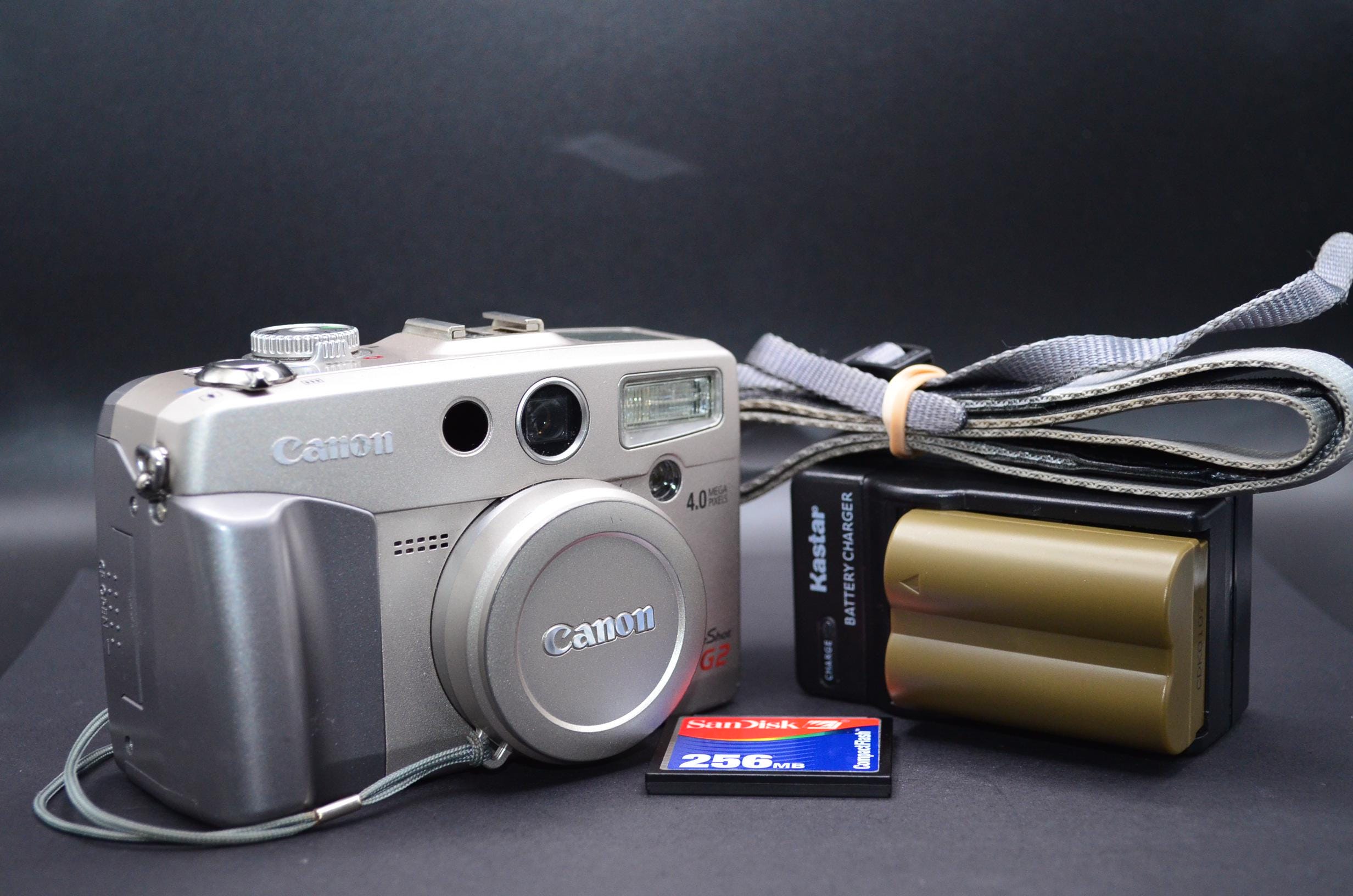 Vintage Canon Powershot G2 From 2001. 4MP Digital Camera Vintage Canon Powershot G2 From 2001. 4MP Digital Camera