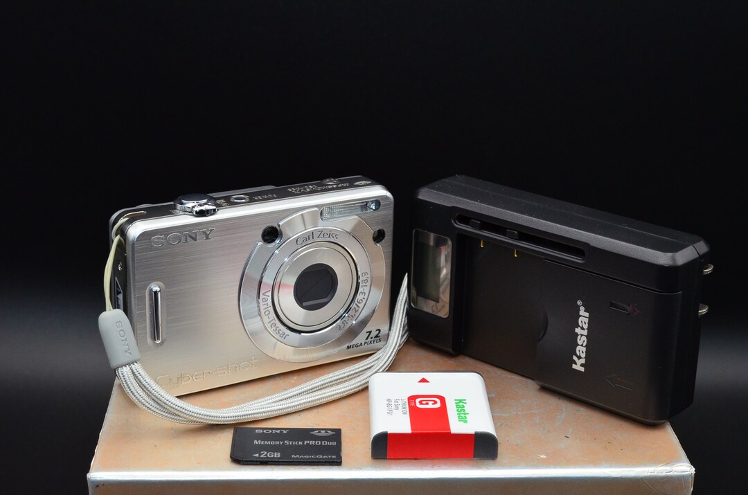 Sony Cybershot DSCW55 7MP Digital Camera With New Battery and Charger