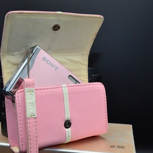ソニー ボディケース ピンク LCS-EMB2A/P wgteh8f Lightly Used Pink Official Sony Cybershot Cases. Choose From a