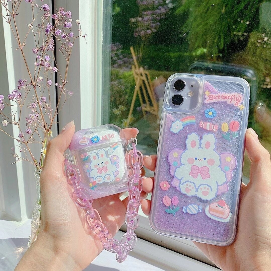 Lovely capucines and cute airpods case 😍 makes me wonder why the resale  value isn't great What do you guys think? Or do you think the mini size  will retain their value
