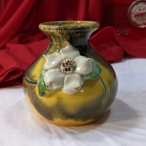 Ineke Canada art pottery vase pot with floral decoration sculpture single flower vase decoration hand made art pottery
