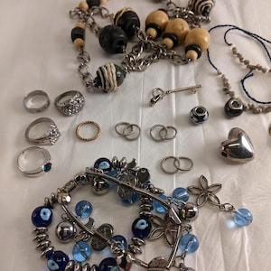 Lote de artículos variados de bisutería vintage