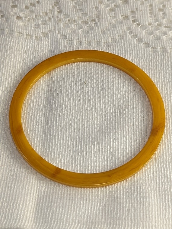 Lucite Bangle Spacer Vintage Costume Jewelry Apple