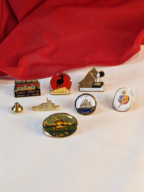 Vintage Yukon Souvenir Hat Pin or Lapel Pin St of… - image 1