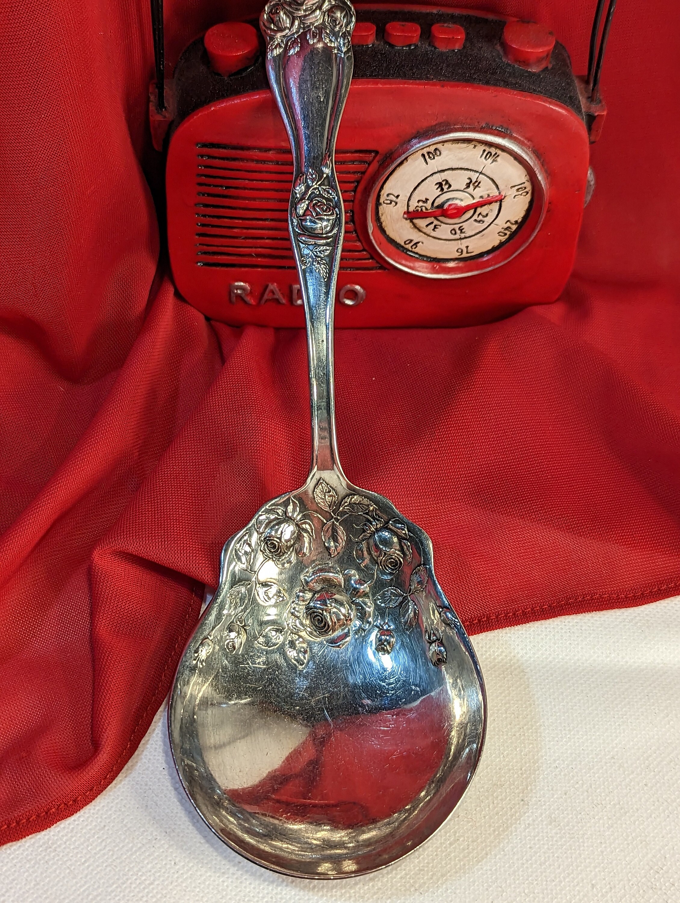 Antique 1847 Rogers Bros XS Triple American Beauty Roses Casserole