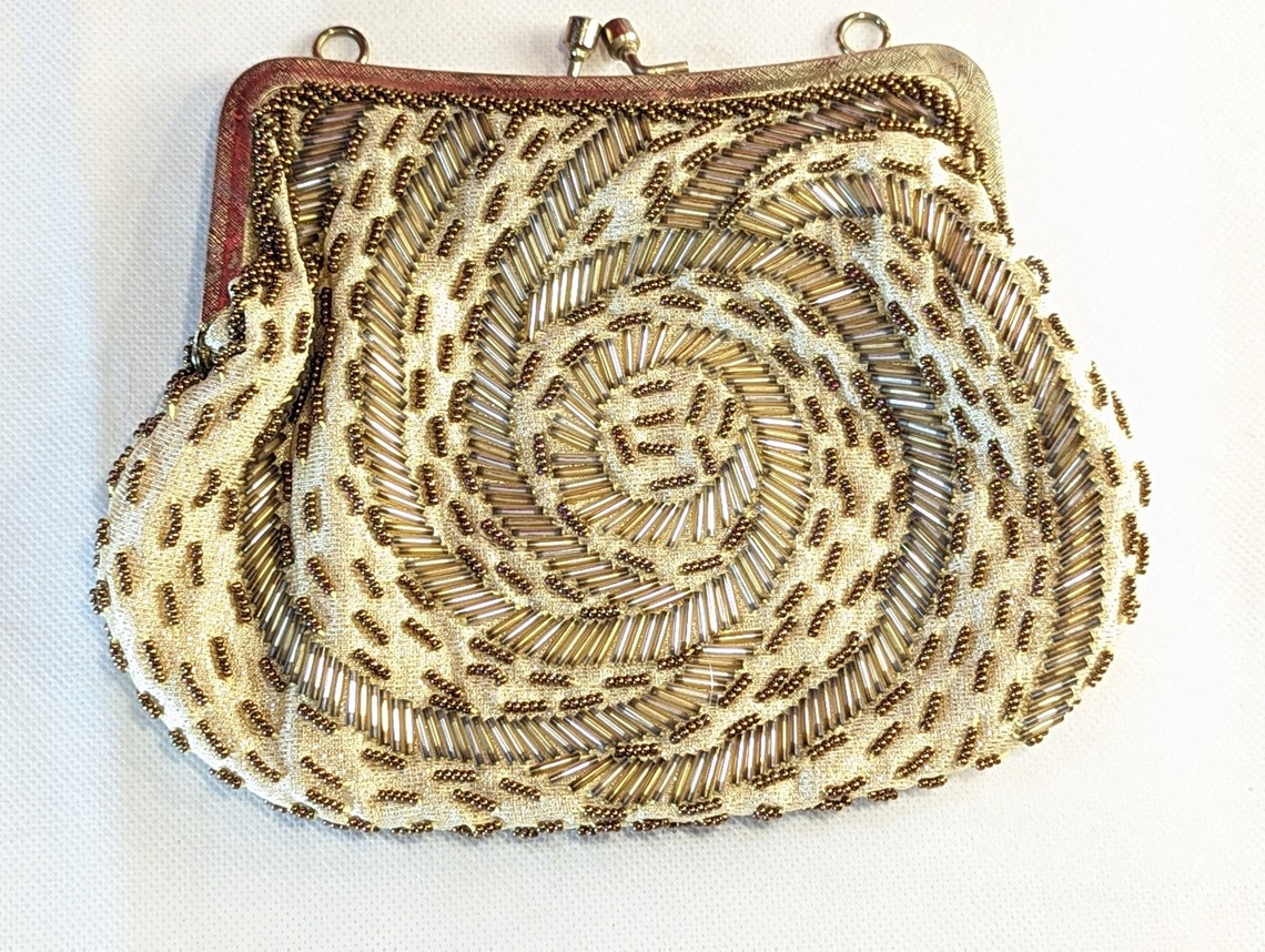 Hand Bag Glass Bead Gold Design Formal Evening bag with gold satin lining gold frame 1980's stylish designer purse no strap or chain, foto 2 di 5