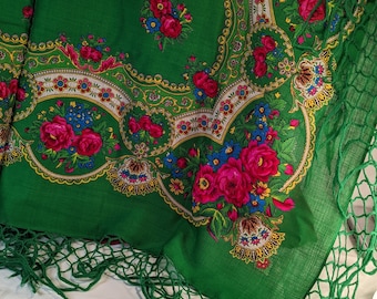 Wolle Hand Gedruckt und Gehäkelt Oversize Vintage Schal oder Schal Schweiz Typ Made in Japan Leuchtendes Grün Floral mit Fransen