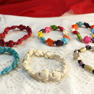 Vintage Turtle Stretchy Bracelets Molded Plastic Turtle Beads Multicolor Vintage Beads Set of Six Bracelets plus Loose Beads
