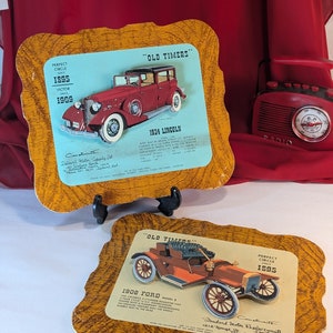 Zestaw 2 nakładek na kalendarz Old Timers 15 i 26 kartonowych kolekcjonerskich dekoracji ściennych samochodowych bez kalendarza Zdjęcia zabytkowych samochodów