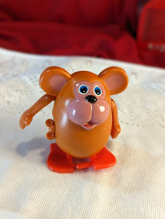 Wind up Walking Monkey Vintage Wind-up Toy Plastic Collectible